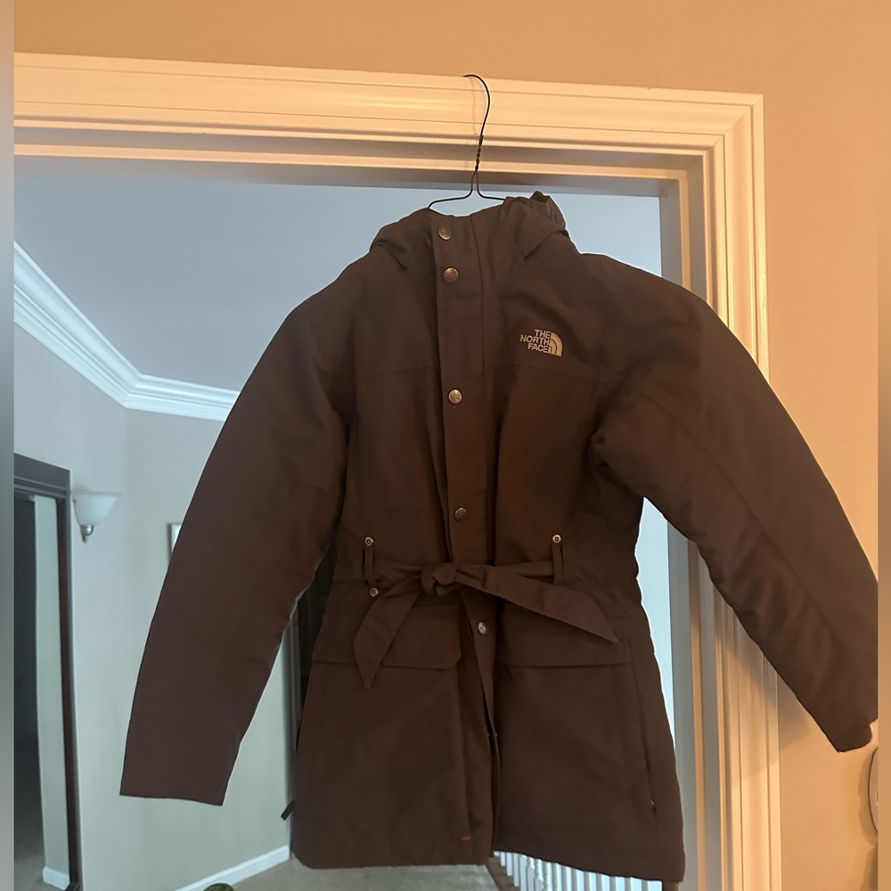 NorthFace Parka 550 youth 10/12, detachable hood Dark Grey & Bright Pink inside